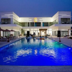 18-Bedrooms Beach Resort